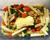 お弁当に！冷凍ポテトで余り物オムレツ！！作り方1写真