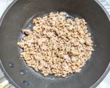 豚ひき肉とパクチーでエスニック風うどん作り方2写真