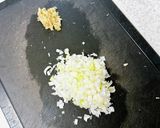 旨みたっぷり♪鶏ひき肉の醤油麹味噌そぼろ作り方1写真
