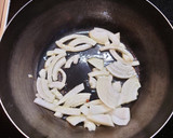 カレー風！甘とうがらしとしめじの味噌汁作り方2写真