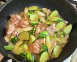 食欲増進！鶏もも肉とキュウリの甘味噌炒め作り方6写真