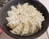 夏にさっぱり！梅と大葉のギョーザ作り方5写真