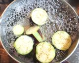 厚めに切ったトロトロのなすのお味噌汁　作り方4写真