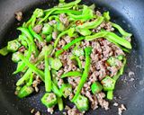 ピーマンとオクラの甘辛肉味噌炒め作り方7写真