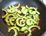 苦くて美味しいゴーヤとピーマンの炒め物作り方4写真