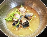 サバ缶とパクチーのかんたん味噌汁作り方2写真