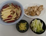 さつまいもとごぼうのごまみそ炒め作り方1写真