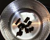 酒粕とシーフードミックスのかんたん味噌汁作り方2写真