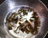酒粕とシーフードミックスのかんたん味噌汁作り方3写真