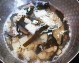 酒粕とシーフードミックスのかんたん味噌汁作り方5写真