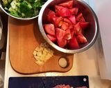 トマトとブロッコリーの豚たま炒め作り方1写真