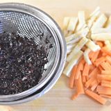 おばあちゃんのひじきの煮物【作り置き】作り方1写真