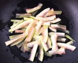 フライパン✙蓋➡スイカ皮食べる❣蒸し炒め作り方4写真