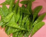 麺つゆで簡単♪絹さやと人参のきんぴら作り方1写真