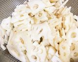 真っ白できれいな蓮根の甘酸っぱい煮物作り方1写真