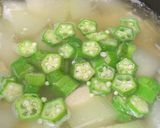 オクラと鶏の胸肉の冬瓜スープ作り方4写真