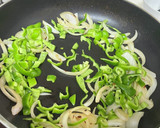 簡単♫豚肉とピーマンと玉ねぎの味噌炒め作り方8写真