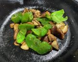椎茸とピーマンのバター醤油炒め作り方7写真