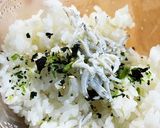 朝食に！しらすと若菜のおにぎり作り方1写真