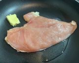 鶏胸肉のジューシーバター醤油ステーキ作り方5写真