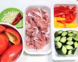 豚こま肉とキュウリとパプリカのトマト煮作り方1写真
