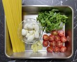 トマトとモッツァレラチーズのパスタ作り方1写真