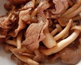 簡単★薄切り肉としめじのローズマリー炒め作り方3写真