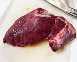 【ジビエ 】熊肉シンプルステーキ作り方1写真