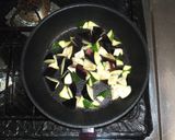 夏野菜と海鮮のトムヤム風玉子炒め作り方5写真