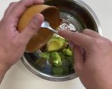 秋鮭とアボカドのサラダ作り方9写真