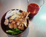 さば缶とトマトジュースの具だくさん味噌汁作り方1写真