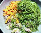 豚バラと茎わかめの煮物作り方3写真