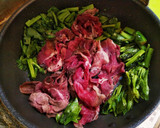 牛肉とつるむらさきと卵の甘辛炒め作り方3写真