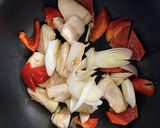鶏肉とくるみの彩り中華炒め作り方5写真