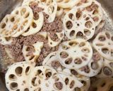 れんこんとひき肉の炒め煮♪作り方2写真