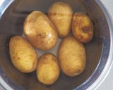 節約レシピ！新じゃがと豚こまの甘辛煮作り方1写真