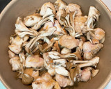 鶏肉と舞茸の柚子みぞれ煮♫作り方2写真