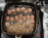 簡単！　揚げたてフワフワな　肉団子♪作り方2写真
