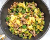 豚ひき肉とゴーヤと卵のピリ辛炒め作り方7写真