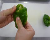 ヘタもタネも♪丸ごとピーマンのグリル作り方1写真