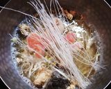 花ニラと鶏肉の具だくさん味噌汁作り方4写真