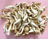 ふわふわ卵としめじのキムチ炒め作り方1写真