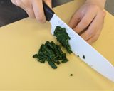 【離乳食後期】ほうれん草のごまあえ作り方1写真