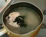 ５分で出来る！鯖缶とワカメの旨塩スープ作り方2写真