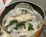 ５分で出来る！鯖缶とワカメの旨塩スープ作り方3写真