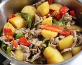 夕食♪家にある材料で肉じゃがピーマン作り方7写真
