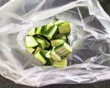 皮が固めの成熟きゅうりのポリポリ梅漬物作り方3写真