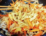 唐辛子味噌でレンコンにんじん炒め。作り方7写真