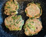 豚ひき肉のつくね＼ニラ肉／焼き鳥タレ味作り方5写真