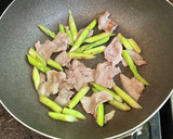 厚揚げと豚バラ肉のオイスターソース炒め作り方3写真